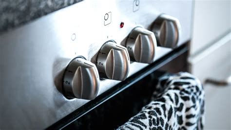 where is the flame in a gas oven